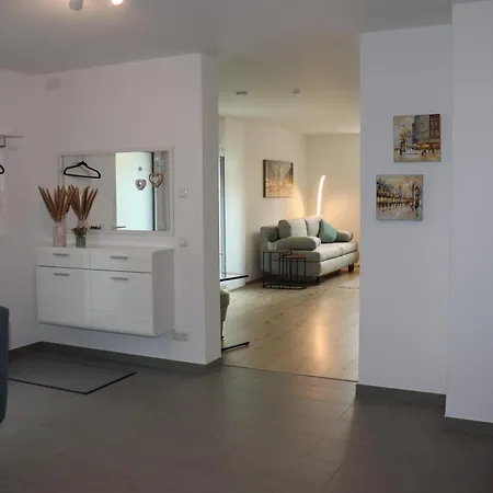 Апартаменты Eifelherz Mit Sonnenterrasse