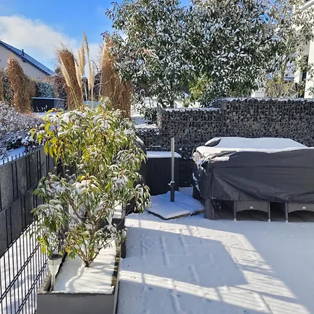 Eifelherz Mit Sonnenterrasse Апартаменты *